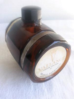 Antiguo frasco de perfume barrilito