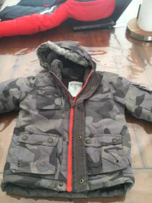 Campera 18 meses usada Osh Kosh