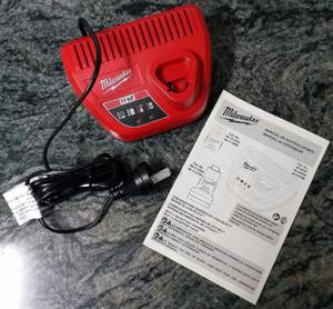 Cargador Batería Litio Milwaukee M12 Nuevo