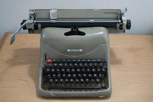 Máquina de escribir Olivetti Lexikon 80