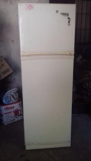 VENDO HELADERA CON FREEZER PATRICK FAGOR
