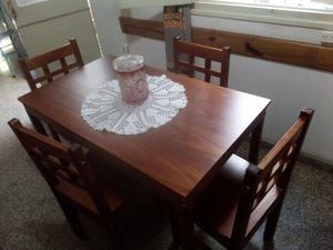 mesa y cuatro sillas