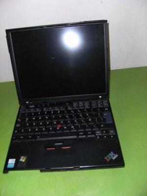 NETBOOK IBM X40 FUNCIONA SIN CARGADOR CON DISCO Y MEMORIA