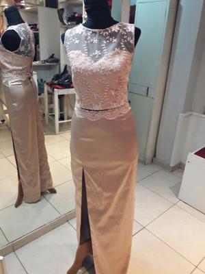 VESTIDO 2 PIEZAS EGRESO SHAMPAGNE ROSADO CON BORDADO Y TAJO