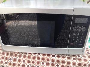 Vendo microondas nuevo BGH Quik Chef B223D