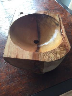 Bacha de madera laqueada