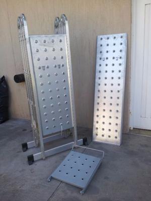Escalera plegable de aluminio