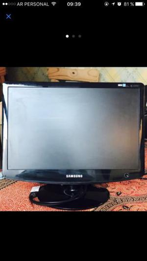 Monitor semi nuevo Samsung 19'