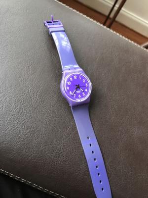 Reloj Swatch violeta mujer