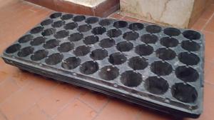 VENDO GERMINADORES PLASTICOS