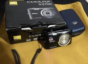 Vendo cámara Nikon  impecable. Casi sin uso.