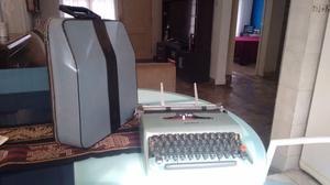 Vendo maquina de escribir Olivetti Lettera 22