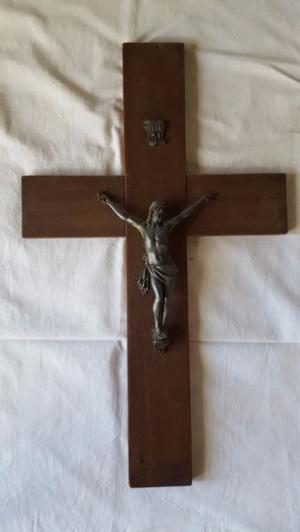 cruz de madera 53 x 32 con jesus en fundicion