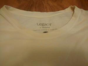 remera legacy talle large impecable