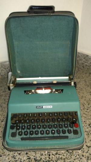 ANTIGUA MÁQUINA DE ESCRIBIR OLIVETTI 32