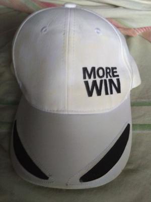 Gorra Wilson More Win Original, Blanca, Usada