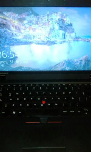 Notebook Lenovo Edge i3 4gb de ram y 500gb de disco Si le