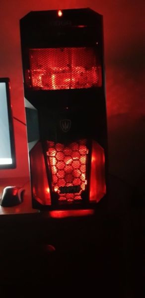 PC GAMER + JUEGOS