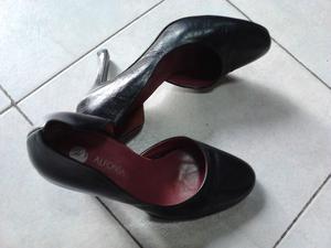 VENDO ZAPATOS NEGROS DE VESTIR, DE CUERO, NUMERO 38.