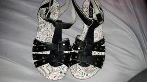 sandalias negras bajas