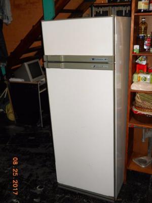 Heladera con freezer para reparar