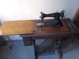 Maquina antigua de coser