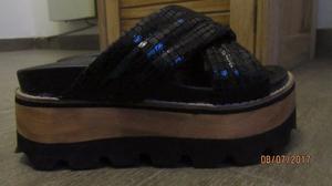 Sandalias con plataforma negras