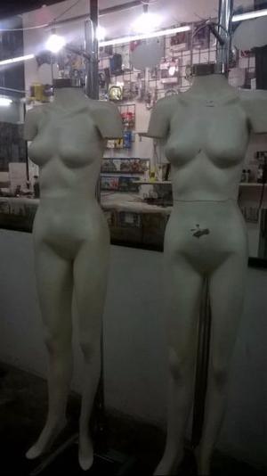 Vendo 2 Maniquies Colgantes Con Base De Hierro Cromado