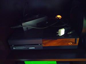 Xbox One 1tb + Joystick Con Cargador + 4 Juegos Físicos