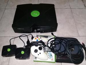 Xbox primera con control y juegos