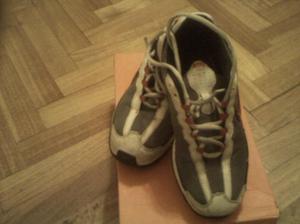 vendo zapatillas nike- modelo reax run ll