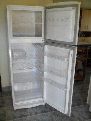 Heladera con freezer