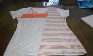 Hermosa remera de modal, naranja con blanco y detalle de