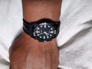 Reloj pulsera 650$ POMAR usado deportivo