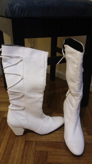 Botas blancas cuero