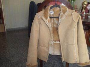 Campera de gamuza con piel interior, talle 3