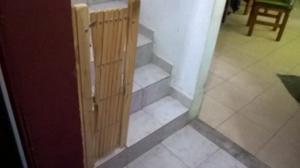 Puerta protectora escalera