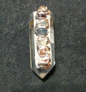 Punta de cristal de roca 7 chakras