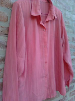 VENDO CAMISA COLOR CORAL, MANGAS LARGAS, TALLE “XL”.