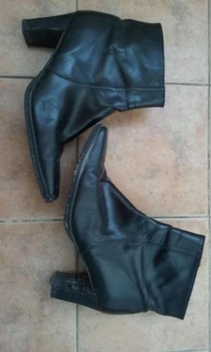 Vendo botas negras