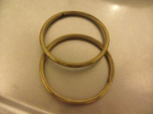 2 pulseras de bronce macizo de 7,5 cm de diámetro