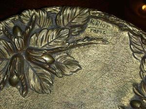 Bandeja De Bronce Firmado R. Riot,Paris.Fees Antiguedades