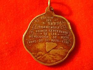 El Pueblo De Tandil Conmemora  De Mayo  Medalla