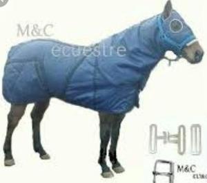 Manta Impermeable Negra Con Pescuecera Para Caballo