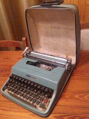 Máquina de Escribir "Olivetti"