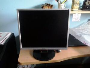 Monitor cuadrado LG 17"