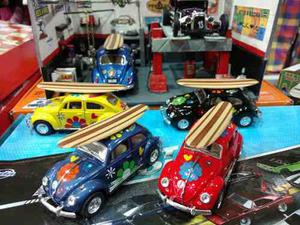 Volkswagen Beetle Escarabajo Hippie Con Tabla De Surf 1/32