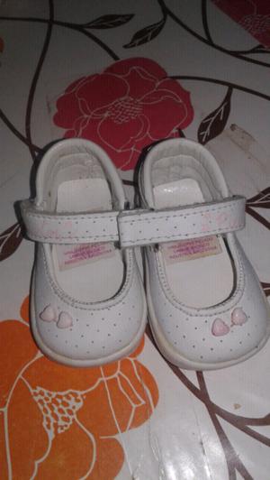 Zapatos de bebe marca piesito