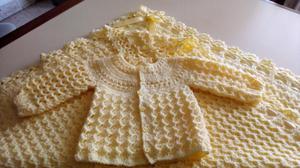 Mantilla y camperita tejida al crochet