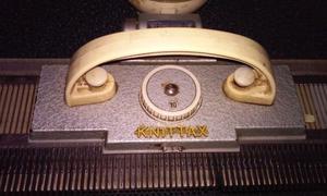 Maquina de tejer marca knittax